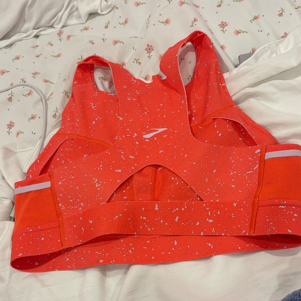 Brooks Sports Bra NWOT
